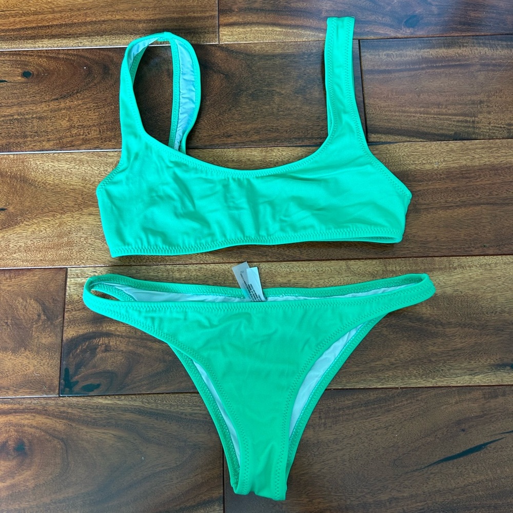 Solid And Striped Green Bikini Set - image 1